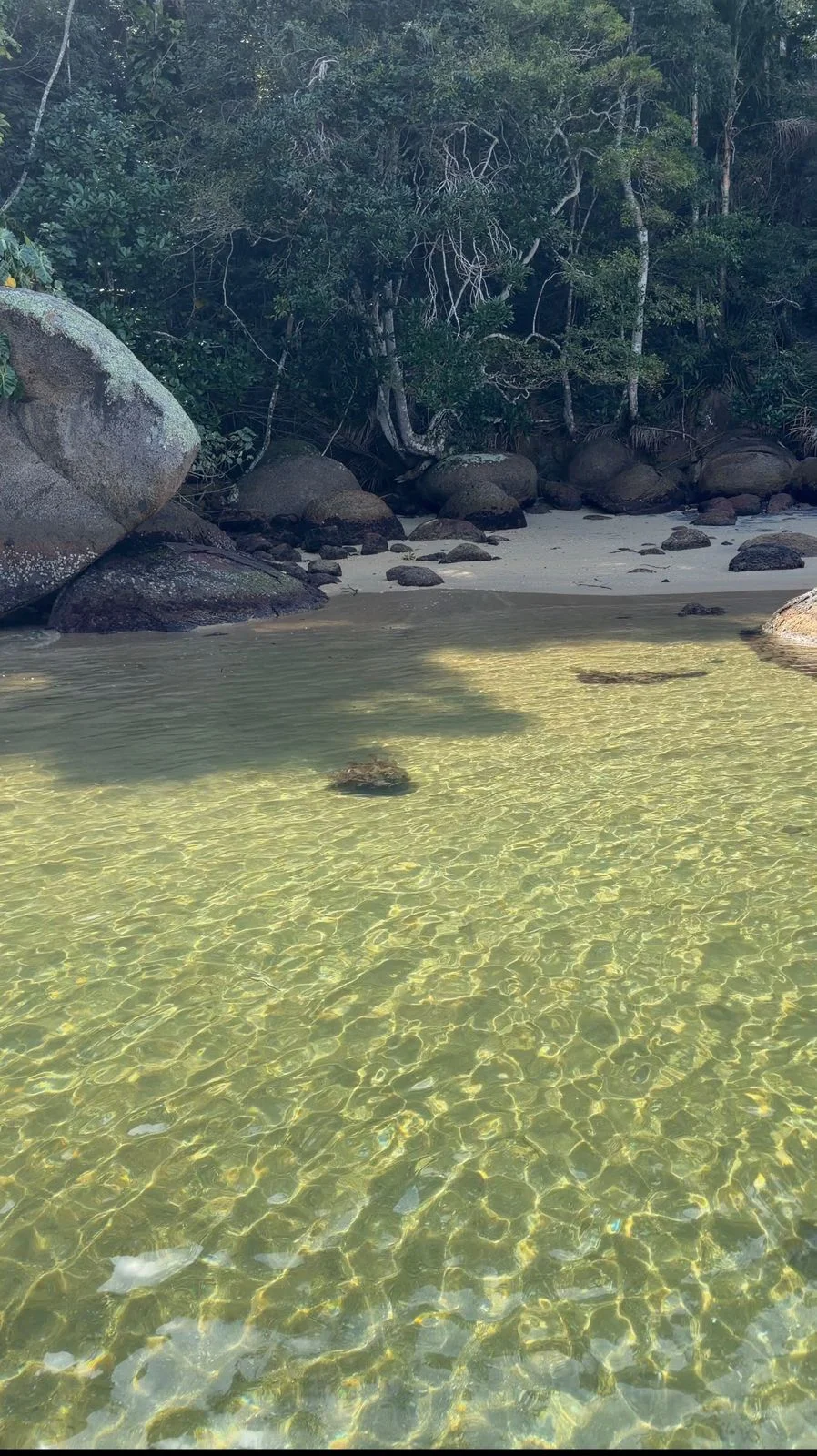Lagoa Verde Na Enseada da Preguiça — Paraty, RJ (2 de 6)